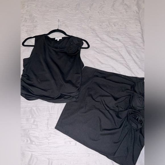 ‘Better Be’ Black floral set large honestly fits like medium/almost small. - Picture 12 of 15